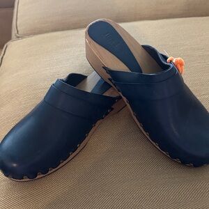 Elegant Black Leather Mules by Swedish Hasbeens